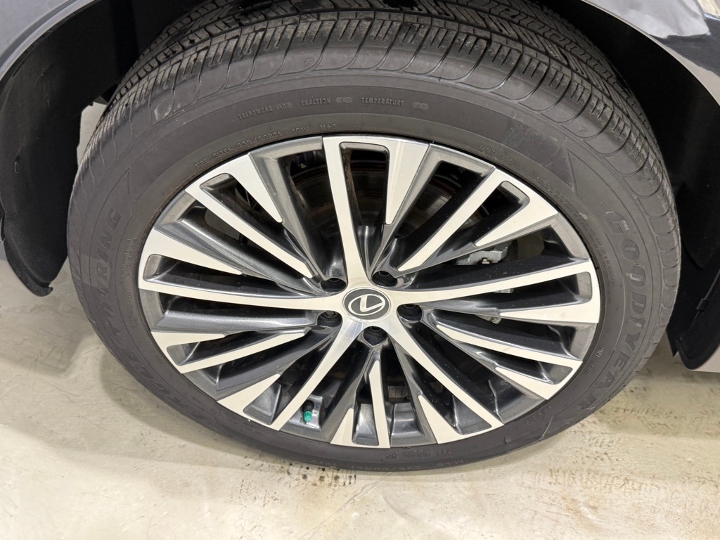 2024 LEXUS RX - Image 9