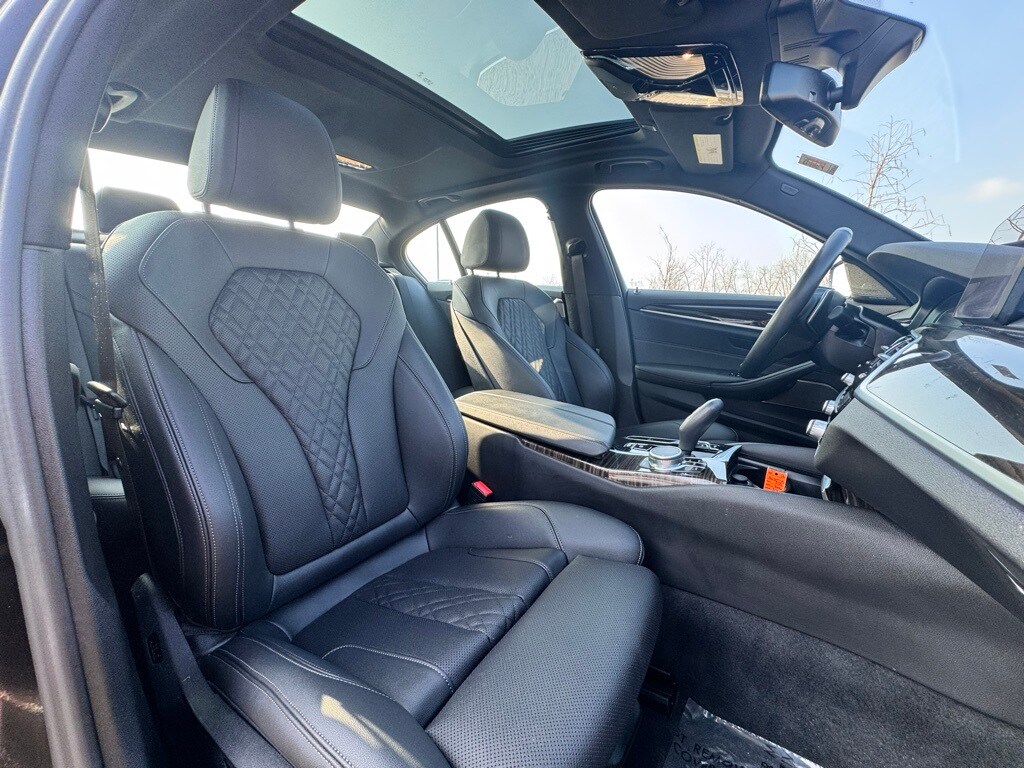 2022 BMW 530I - Image 28