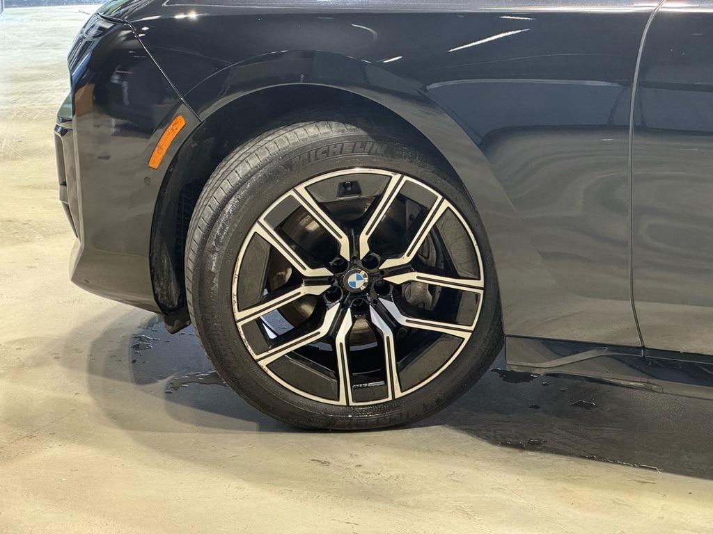 2023 BMW 740I - Image 11