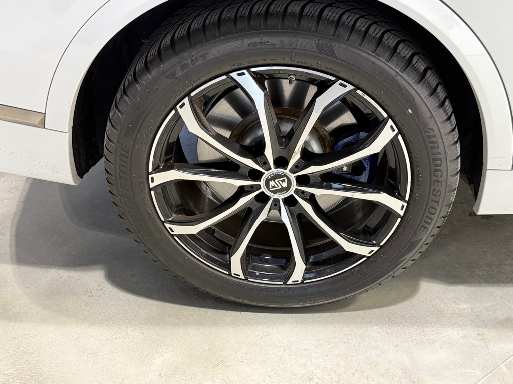 2022 BMW X7 - Image 8