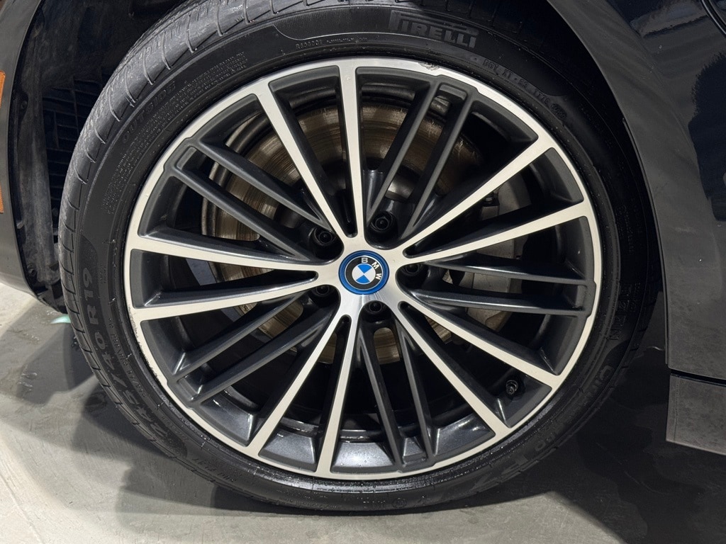 2023 BMW 530E - Image 7