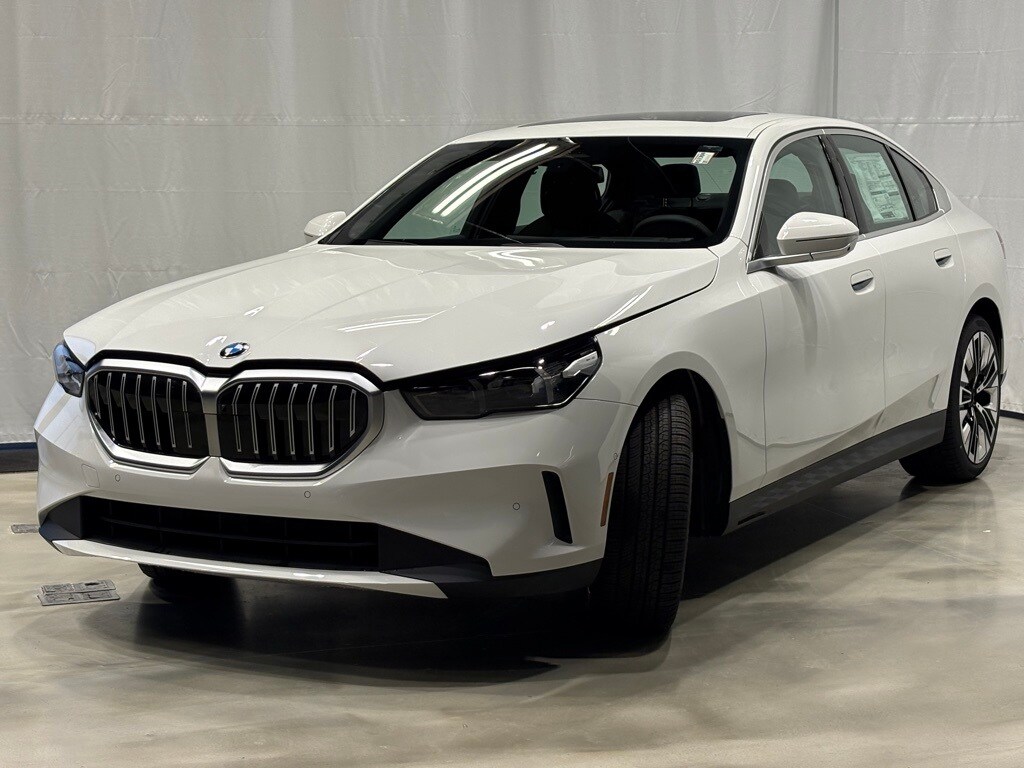 New 2026 BMW 530i xDrive Sedan