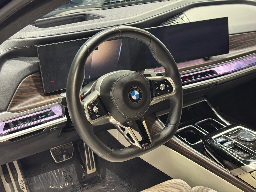 2023 BMW 740I - Image 13