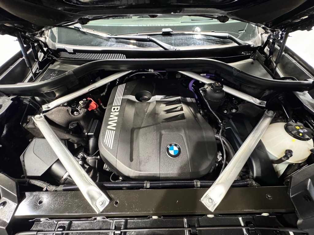 2024 BMW X7 - Image 32