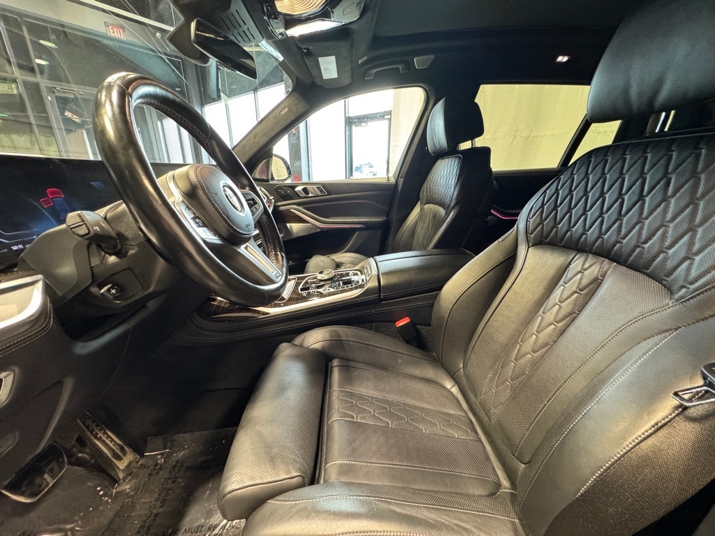 2024 BMW X7 - Image 20