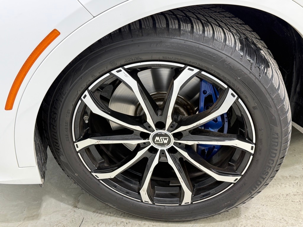 2022 BMW X7 - Image 10