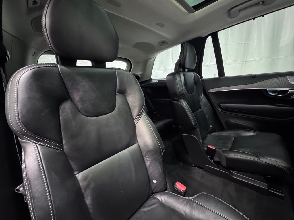 2022 VOLVO XC90 - Image 28