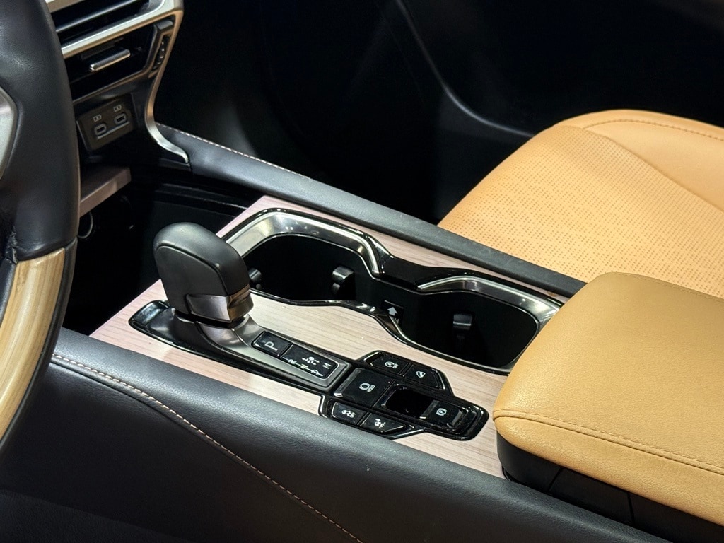 2024 LEXUS RX - Image 18