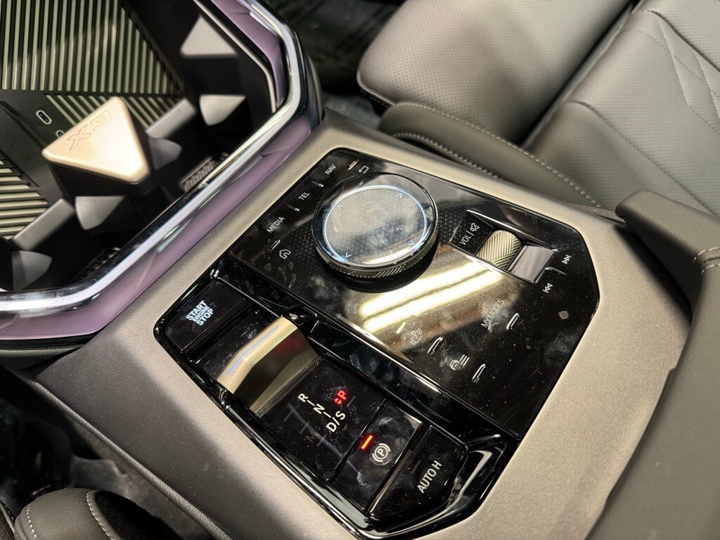 2025 BMW X3 - Image 10