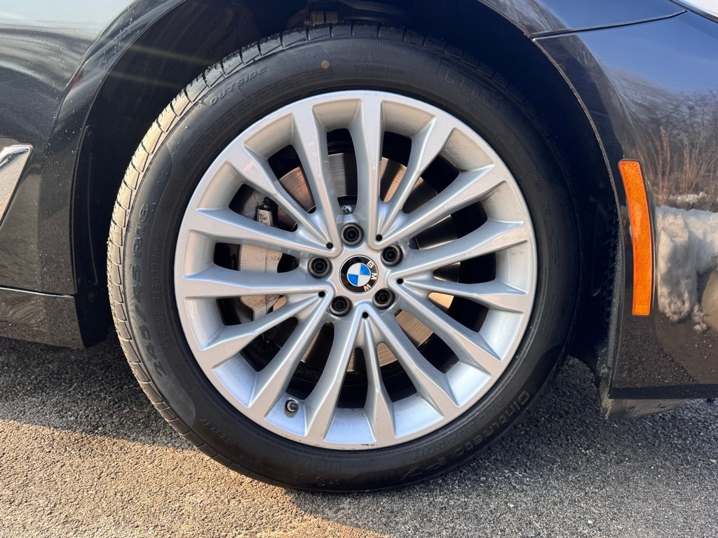 2022 BMW 530I - Image 14