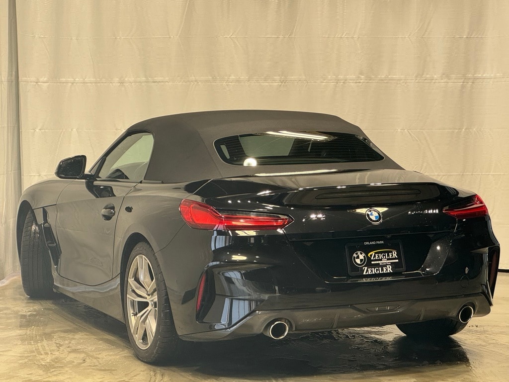 2025 BMW Z4 - Image 4