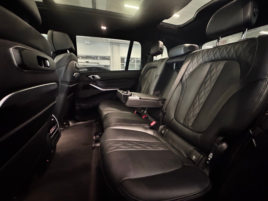 2024 BMW X7 - Image 24