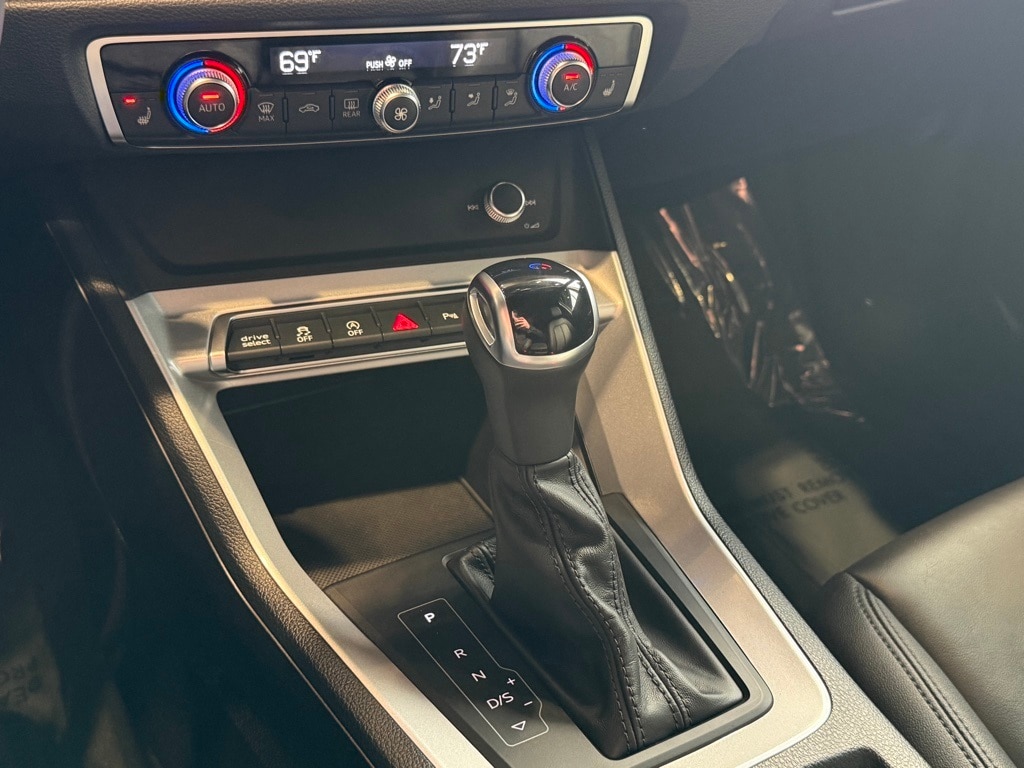 2025 AUDI Q3 - Image 15