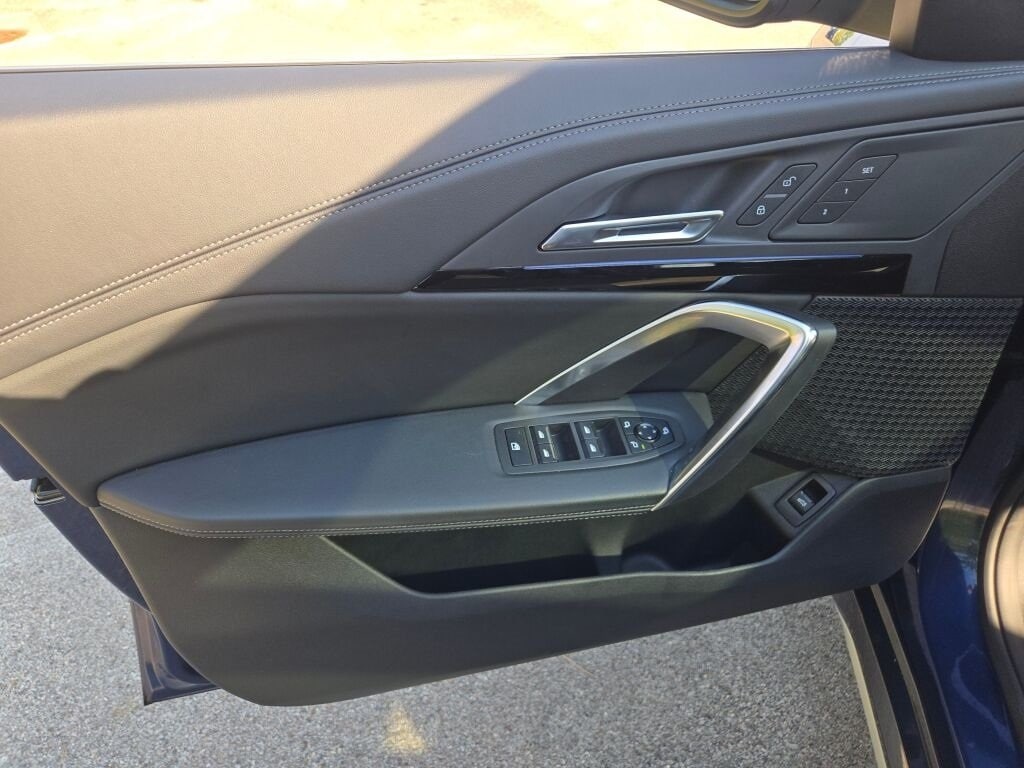 2025 BMW X1 - Image 9