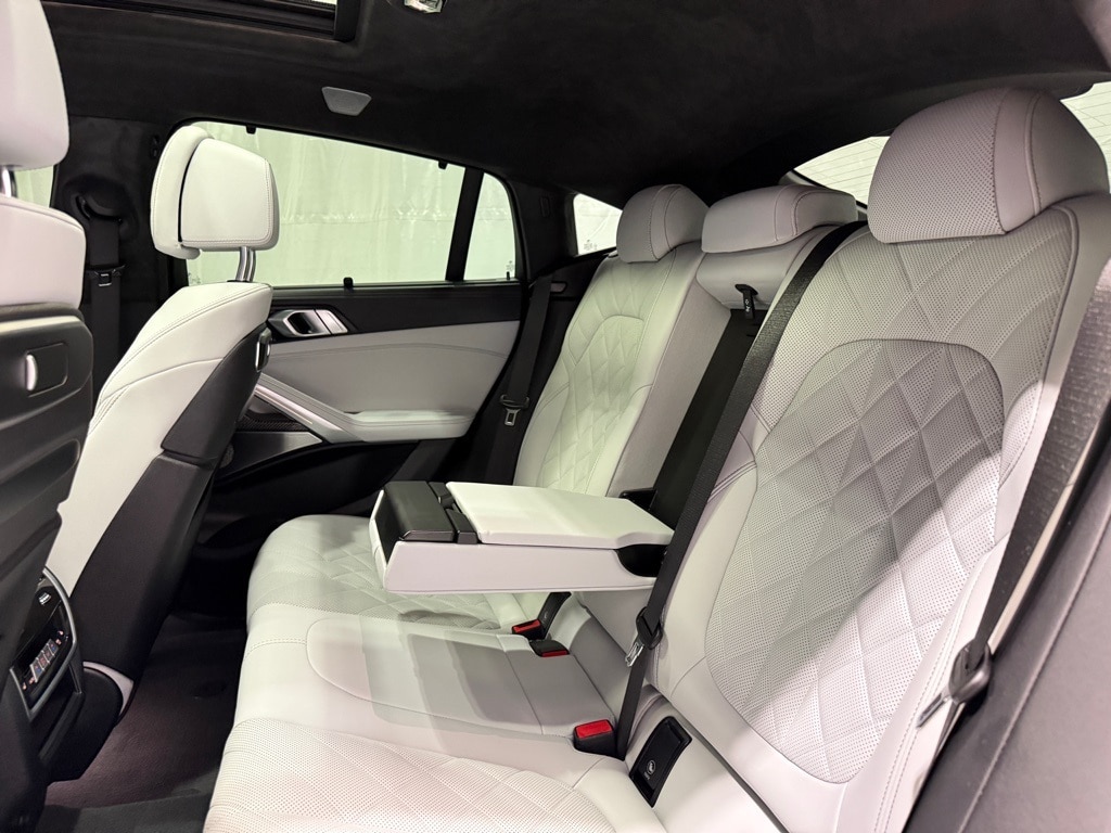 2024 BMW X6 - Image 18