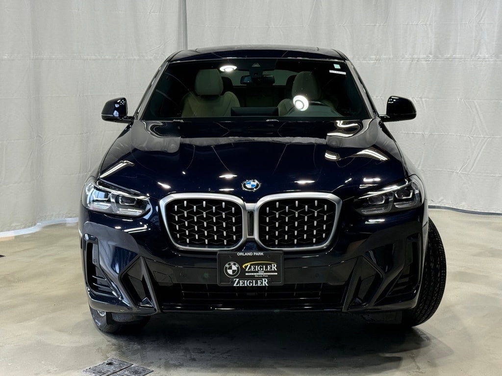 2023 BMW X4 - Image 2