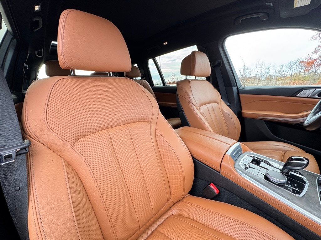 2022 BMW X7 - Image 28