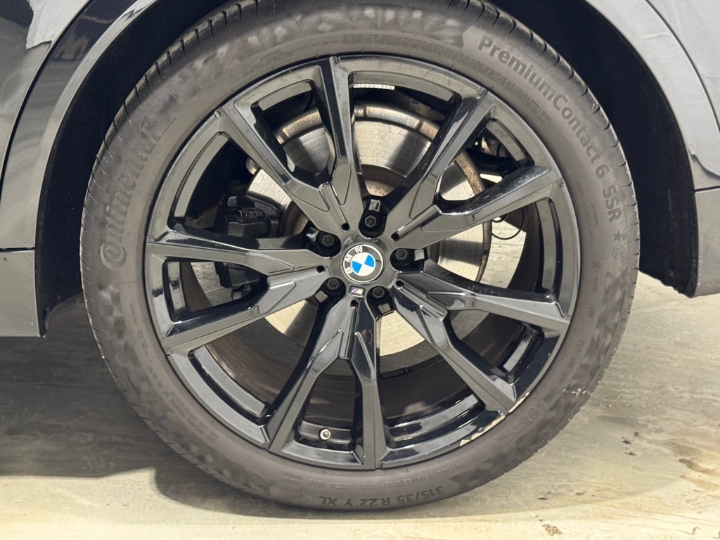 2023 BMW X7 - Image 8