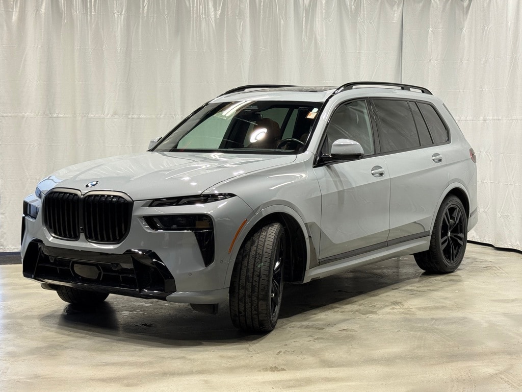 2023 BMW X7 - Image 3