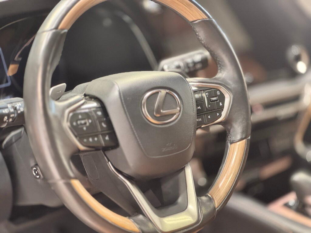 2023 LEXUS RX - Image 17