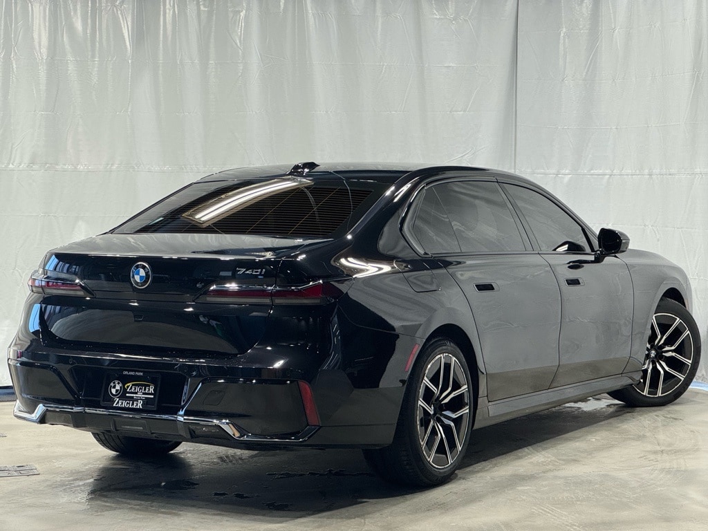 2023 BMW 740I - Image 5