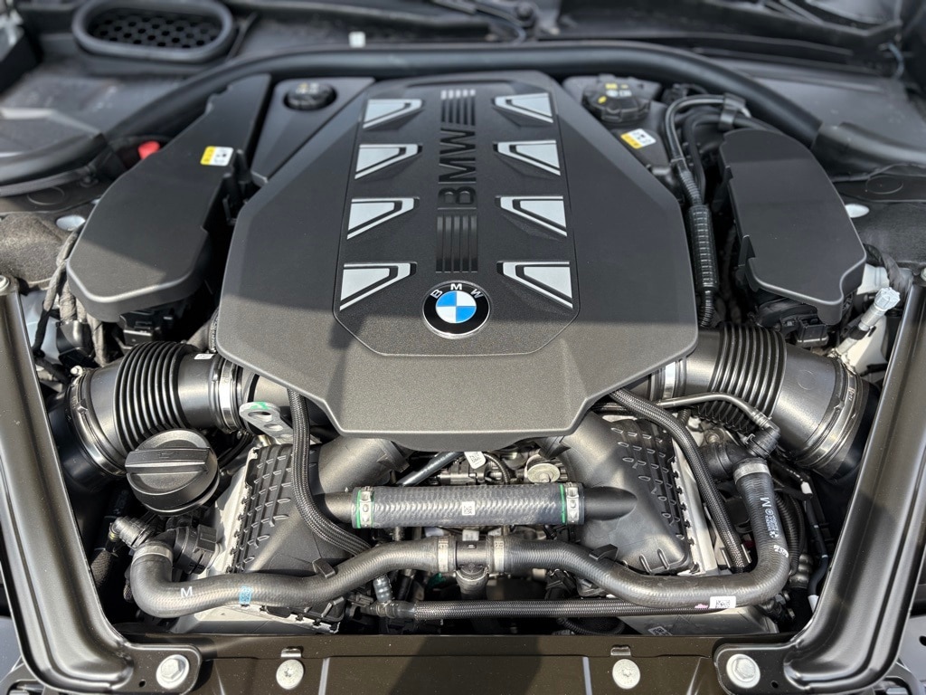 2025 BMW 760I - Image 25