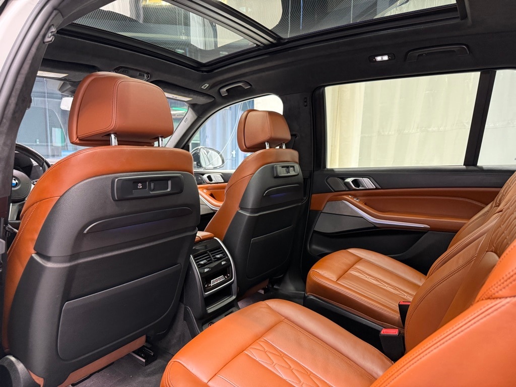 2022 BMW X7 - Image 24