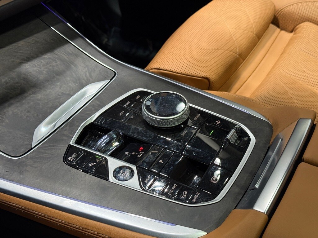 2026 BMW X7 - Image 18