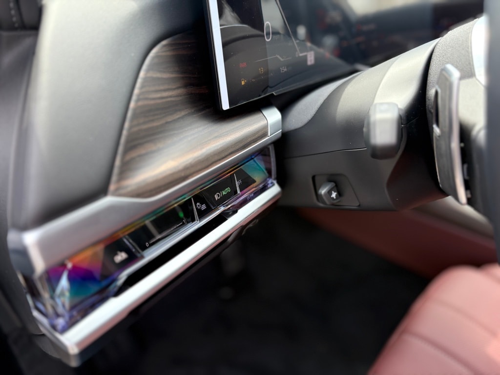 2025 BMW 760I - Image 14