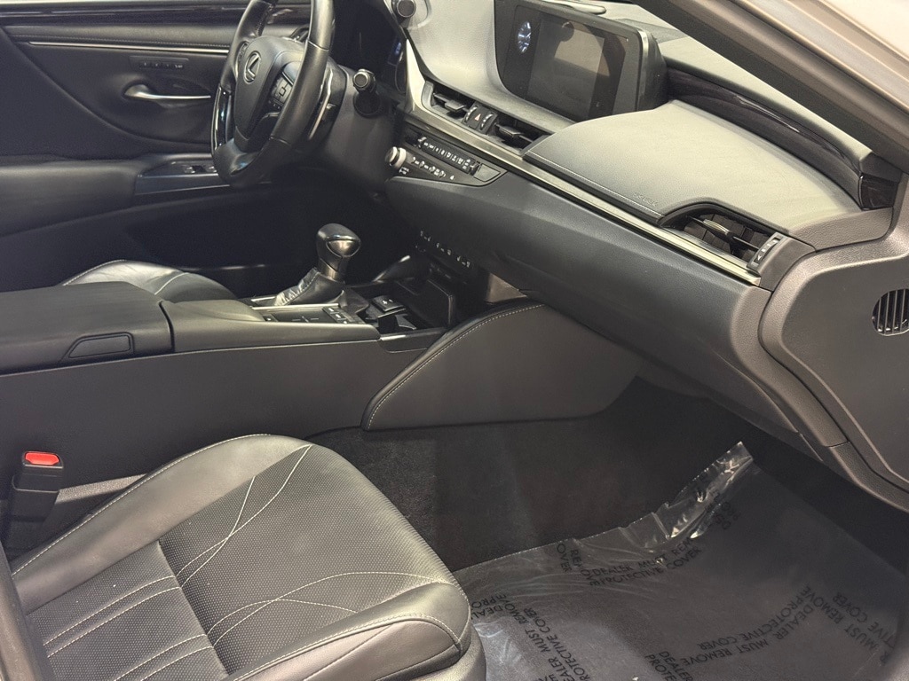 2021 LEXUS ES - Image 29