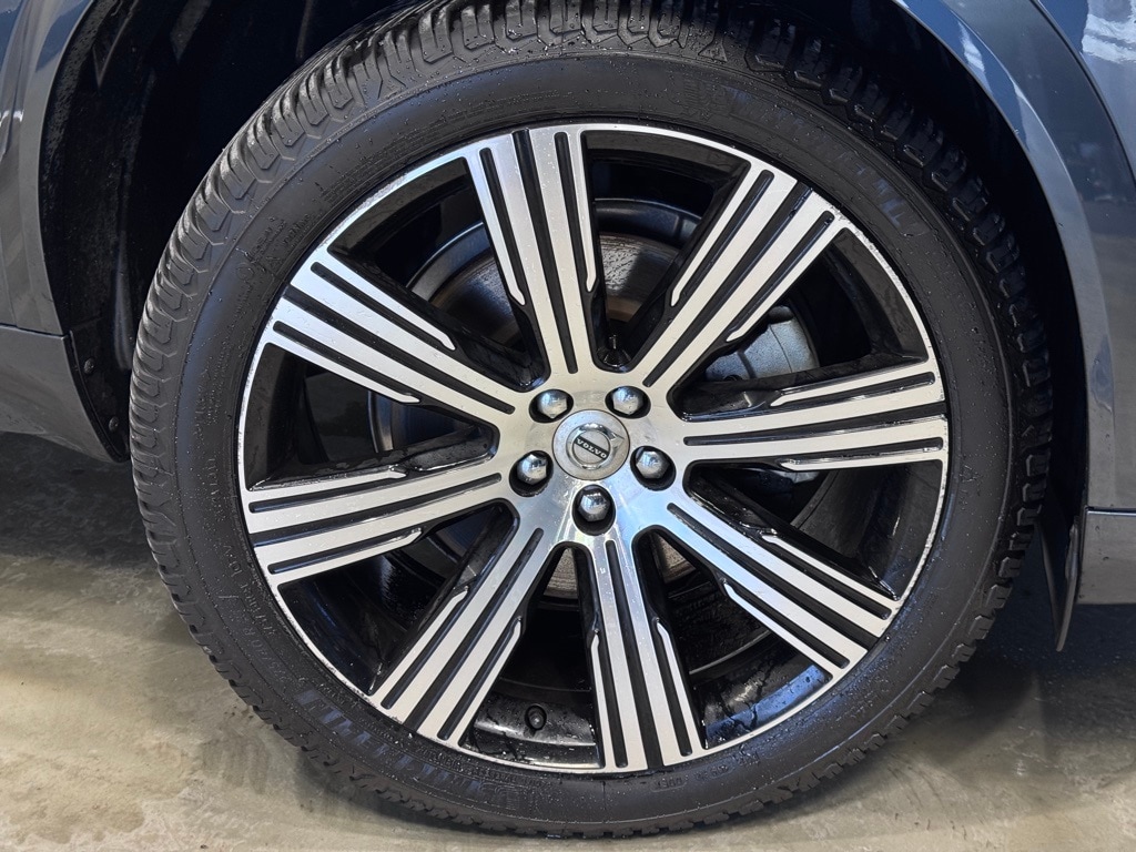 2022 VOLVO XC90 - Image 10