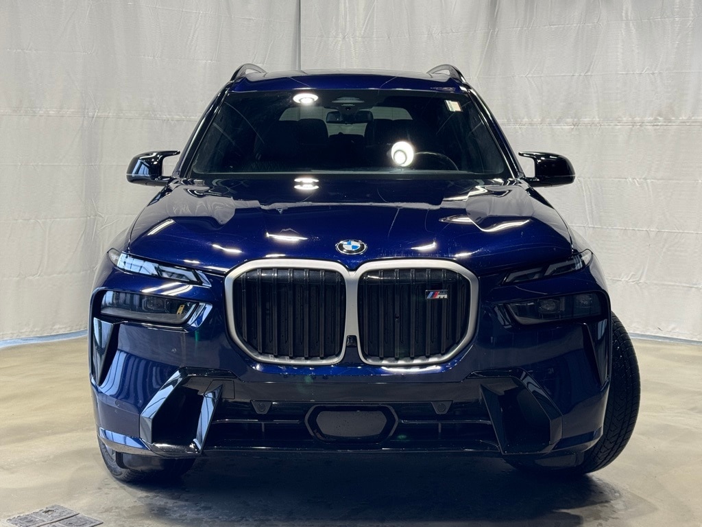 2024 BMW X7 - Image 2