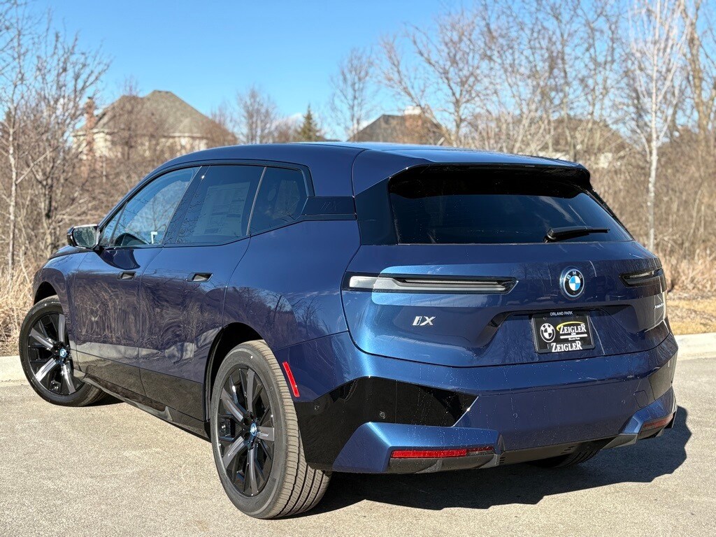 2025 Bmw iX photo 2