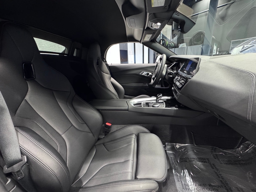 2025 BMW Z4 - Image 23