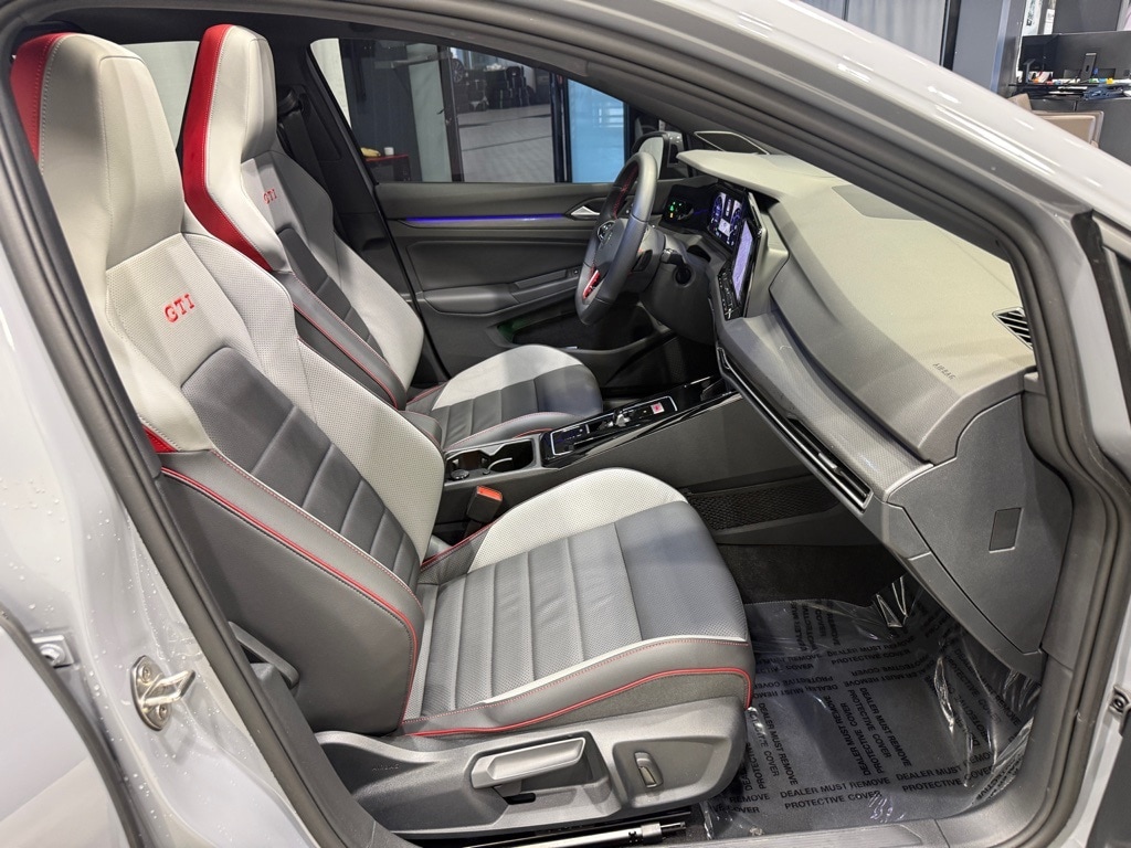 2024 VOLKSWAGEN GOLF GTI - Image 31