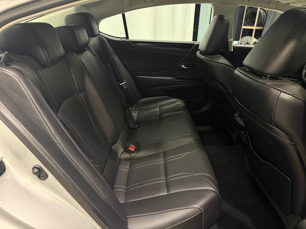 2021 LEXUS ES - Image 25