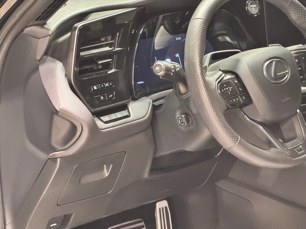 2024 LEXUS TX - Image 17