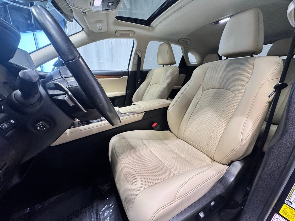2022 LEXUS RX - Image 19