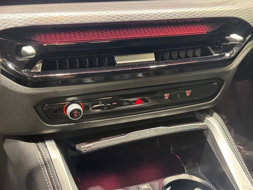 2025 BMW I4 - Image 14