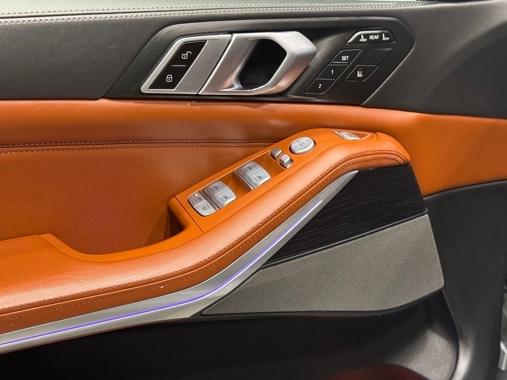 2023 BMW X7 - Image 18