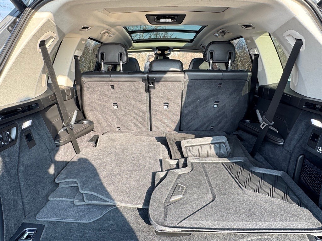 2024 BMW X7 - Image 33