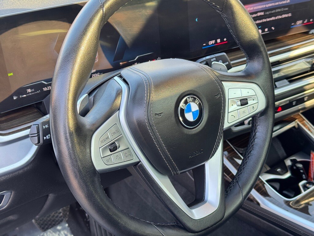 2024 BMW X7 - Image 16