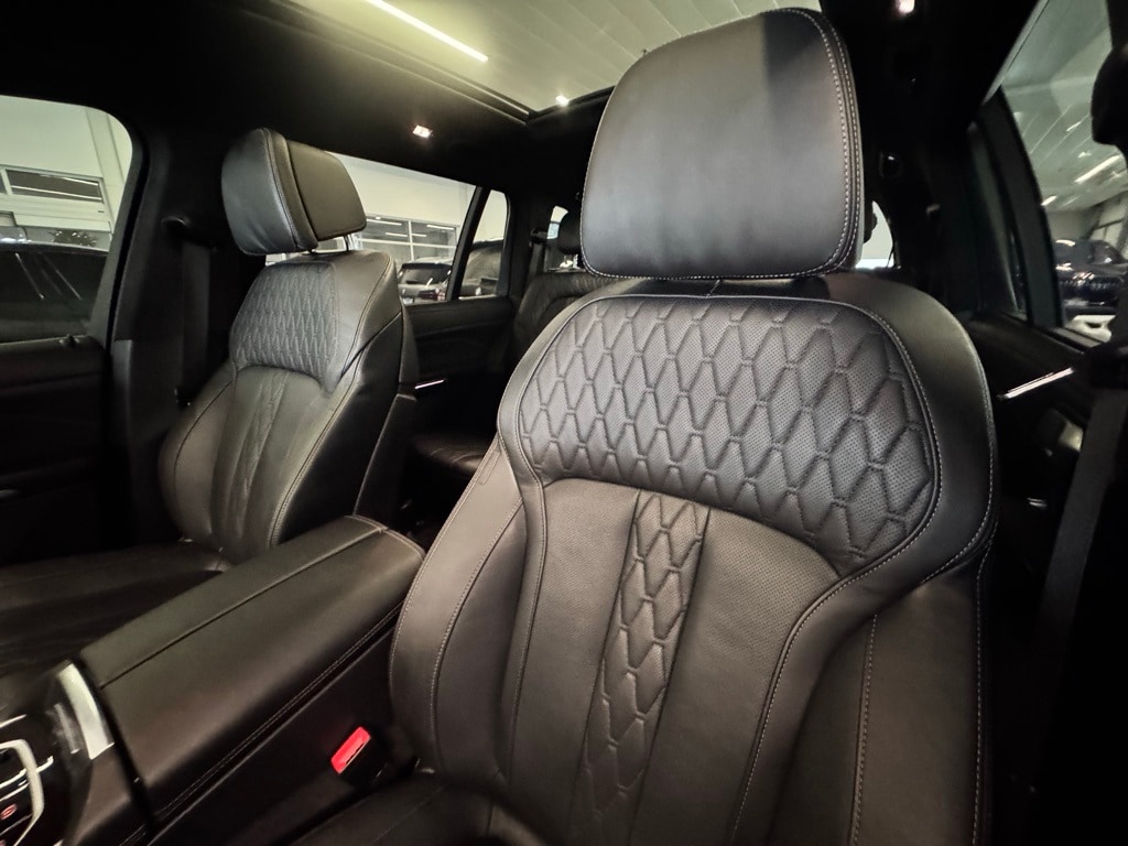 2024 BMW X7 - Image 20