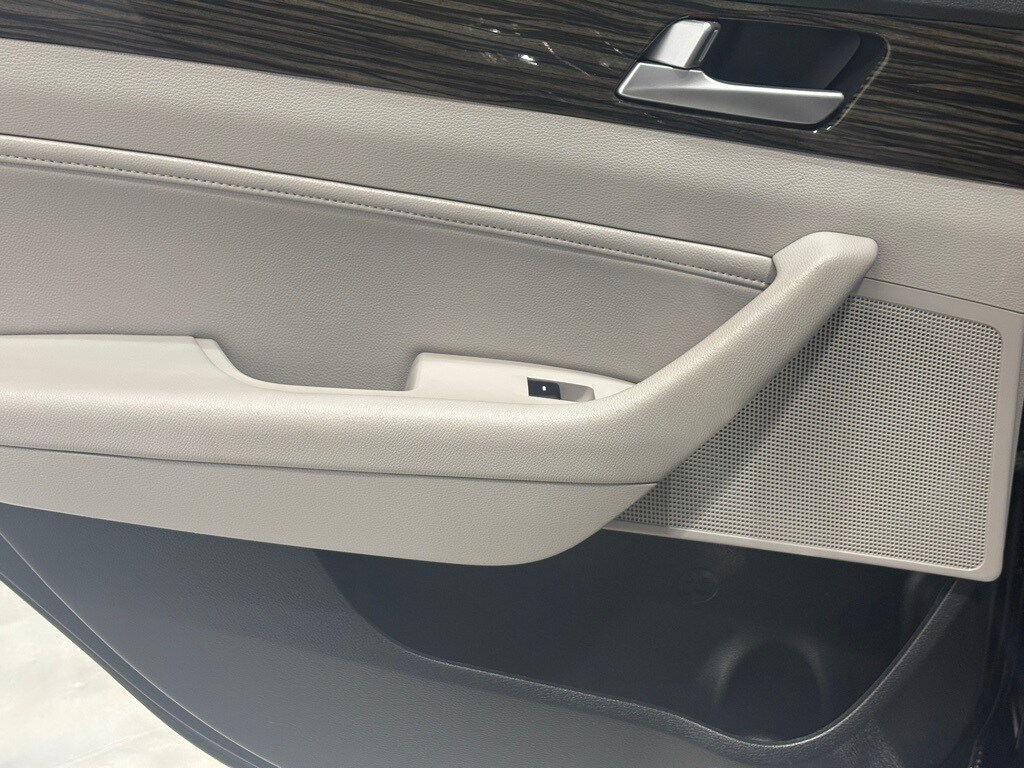 2017 HYUNDAI SONATA - Image 25