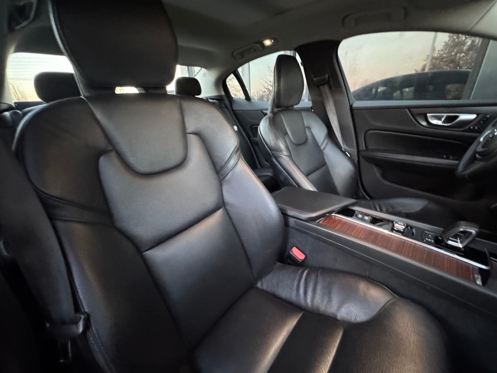 2024 VOLVO S60 - Image 31