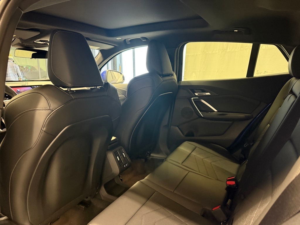 2025 BMW X2 - Image 24