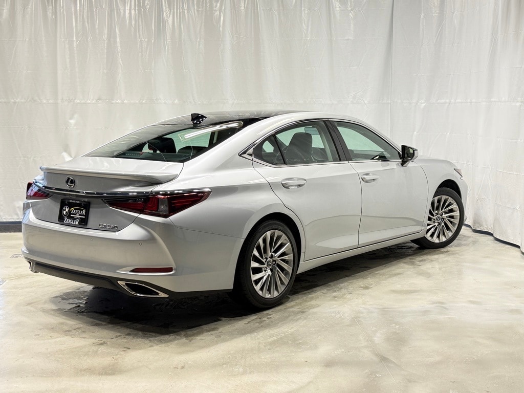 2021 LEXUS ES - Image 4