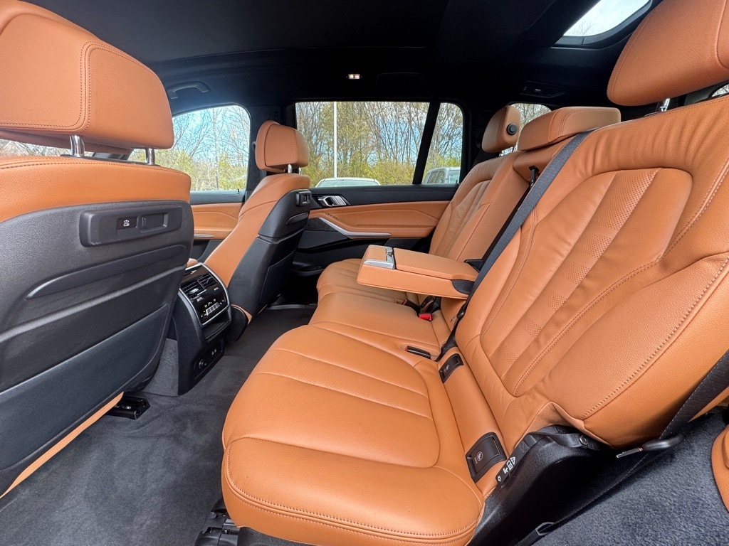 2022 BMW X7 - Image 20