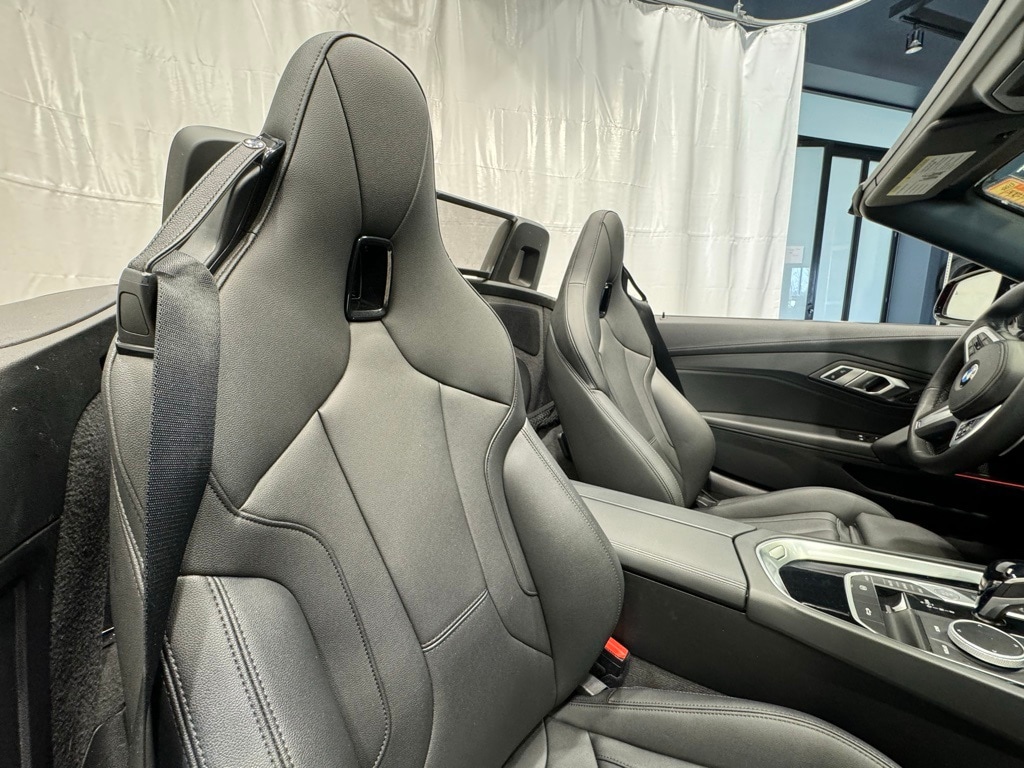 2025 BMW Z4 - Image 26