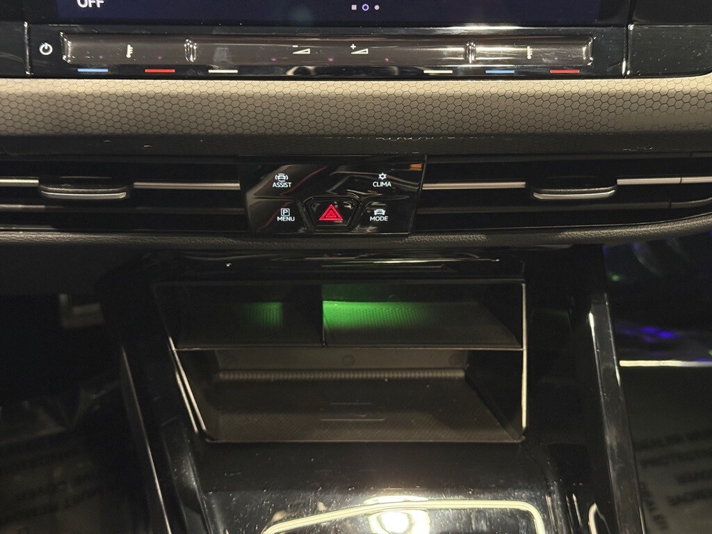 2024 VOLKSWAGEN GOLF GTI - Image 18